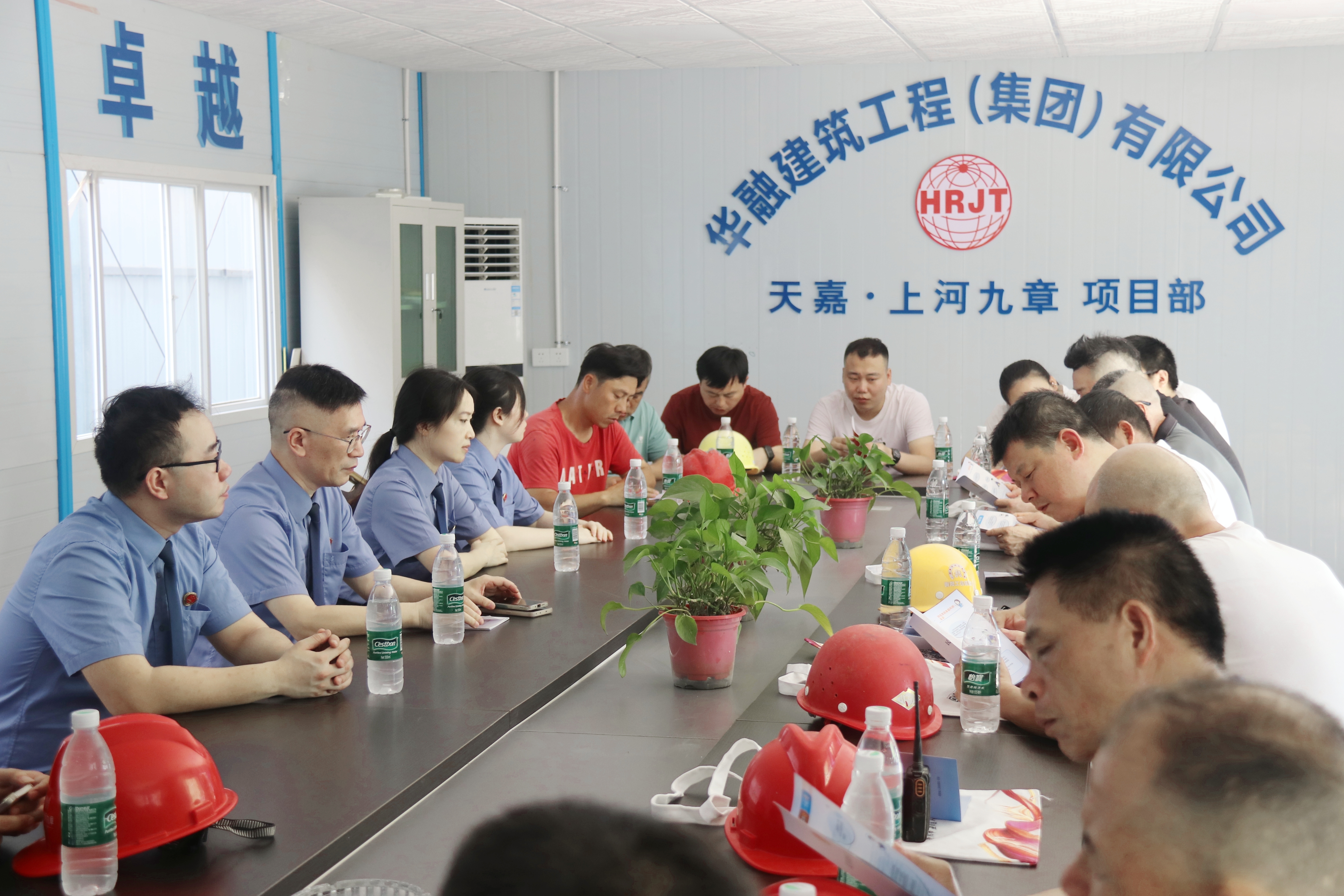 民法典宣传月|“典”燃五月，送法到工地